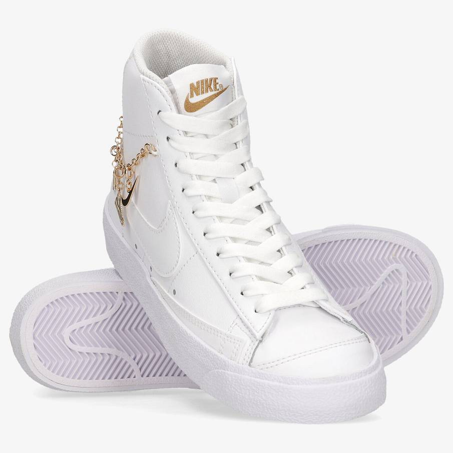 Фото № 3 с приближением к товару «‎Nike W Blazer 77 LX»