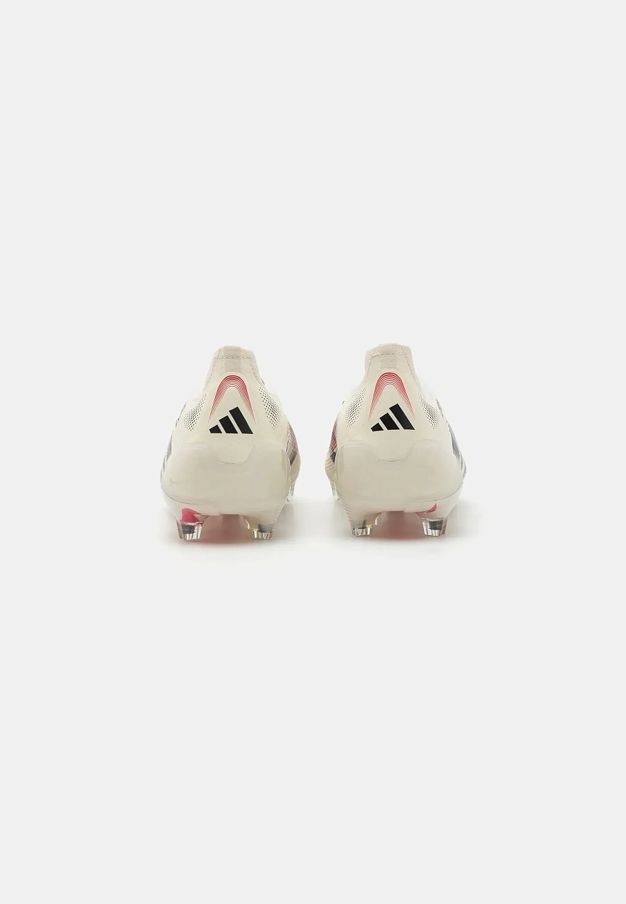 Фото № 3 с приближением к товару «‎PREDATOR ELITE LACELESS FIRM GROUND»