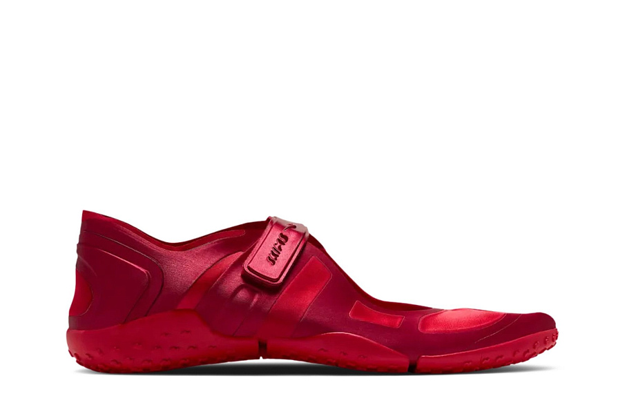 Фото № 2 с приближением к товару «‎Nike Women's Skims Rift Satin University Red»
