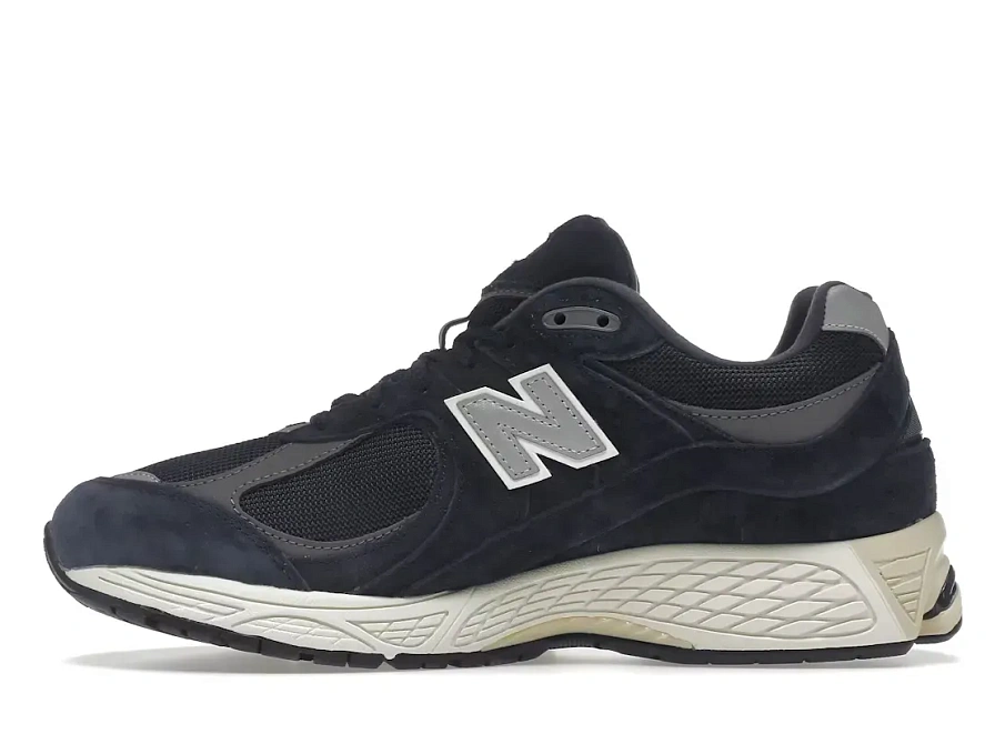 Фото № 3 с приближением к товару «‎New Balance 2002R»