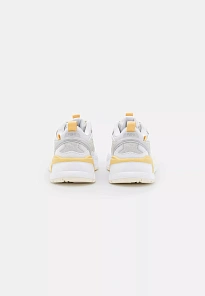 Фото № 4 с приближением к товару «‎RS-X EFEKT THRIFTED WNS»