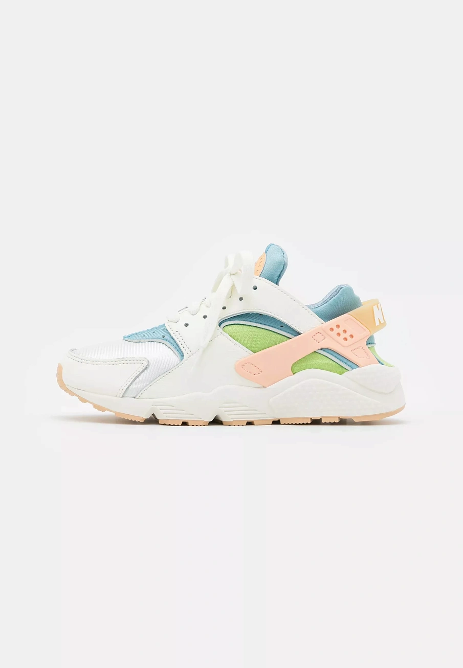 Фото № 2 с приближением к товару «‎AIR HUARACHE SE OOO»