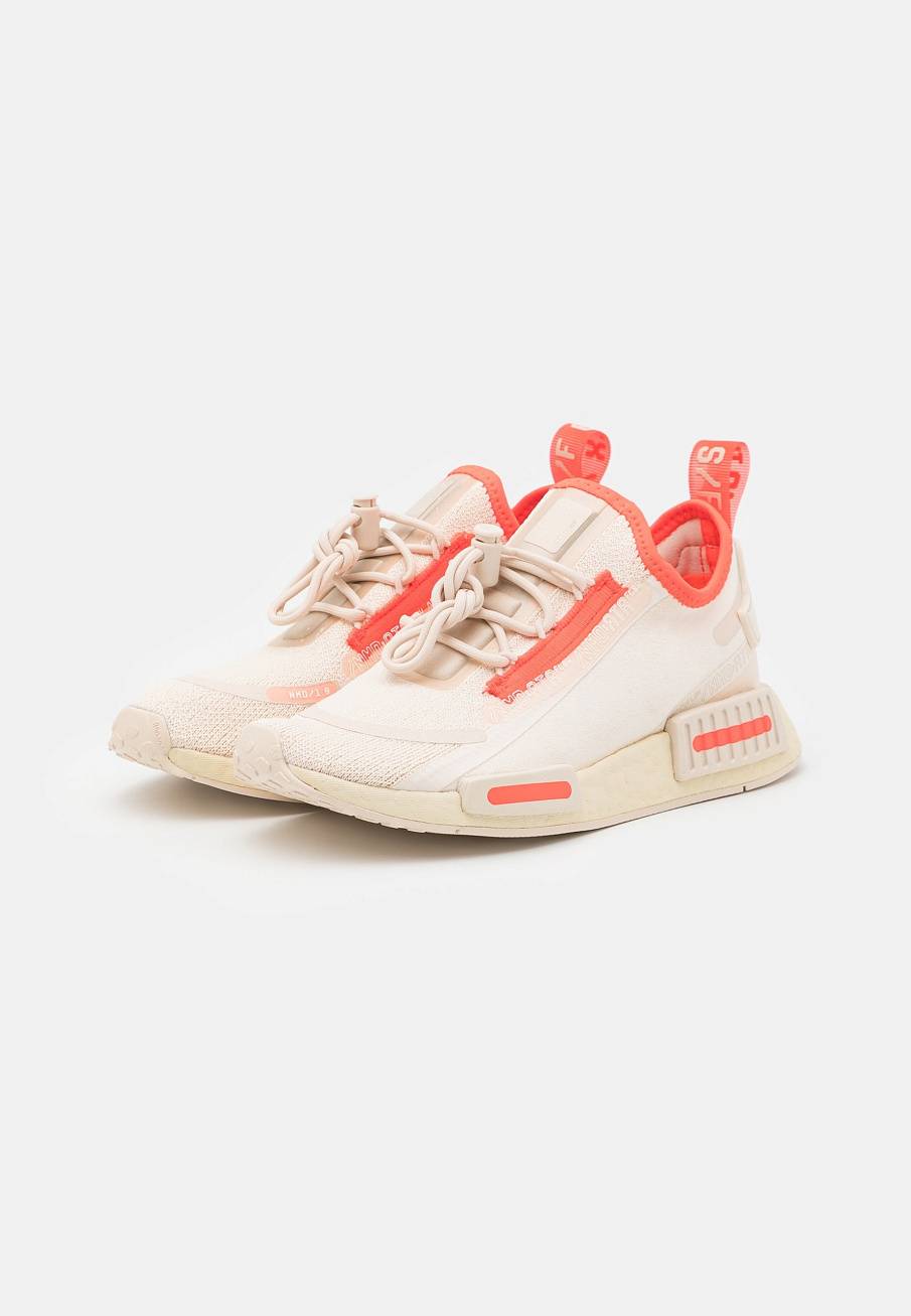 Фото № 4 с приближением к товару «‎Adidas Nmd_r1 Spectoo »
