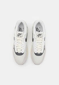 Фото № 4 с приближением к товару «‎AIR MAX 1»