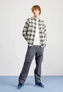 Фото № 3 с приближением к товару «‎AIR JORDAN 1 MID»