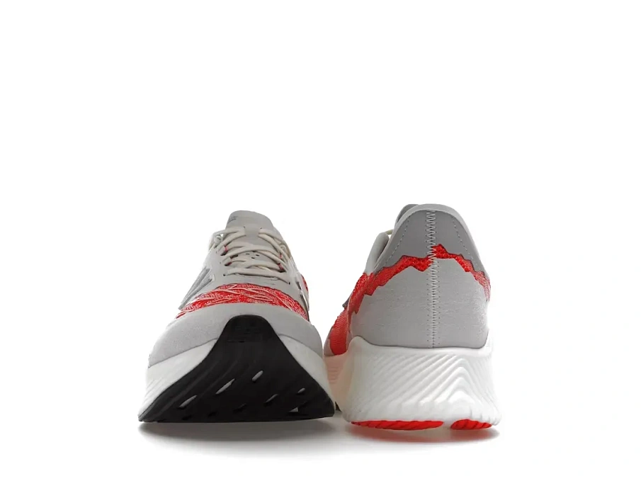 Фото № 2 с приближением к товару «‎New Balance FuelCell RC Elite v2 SI»