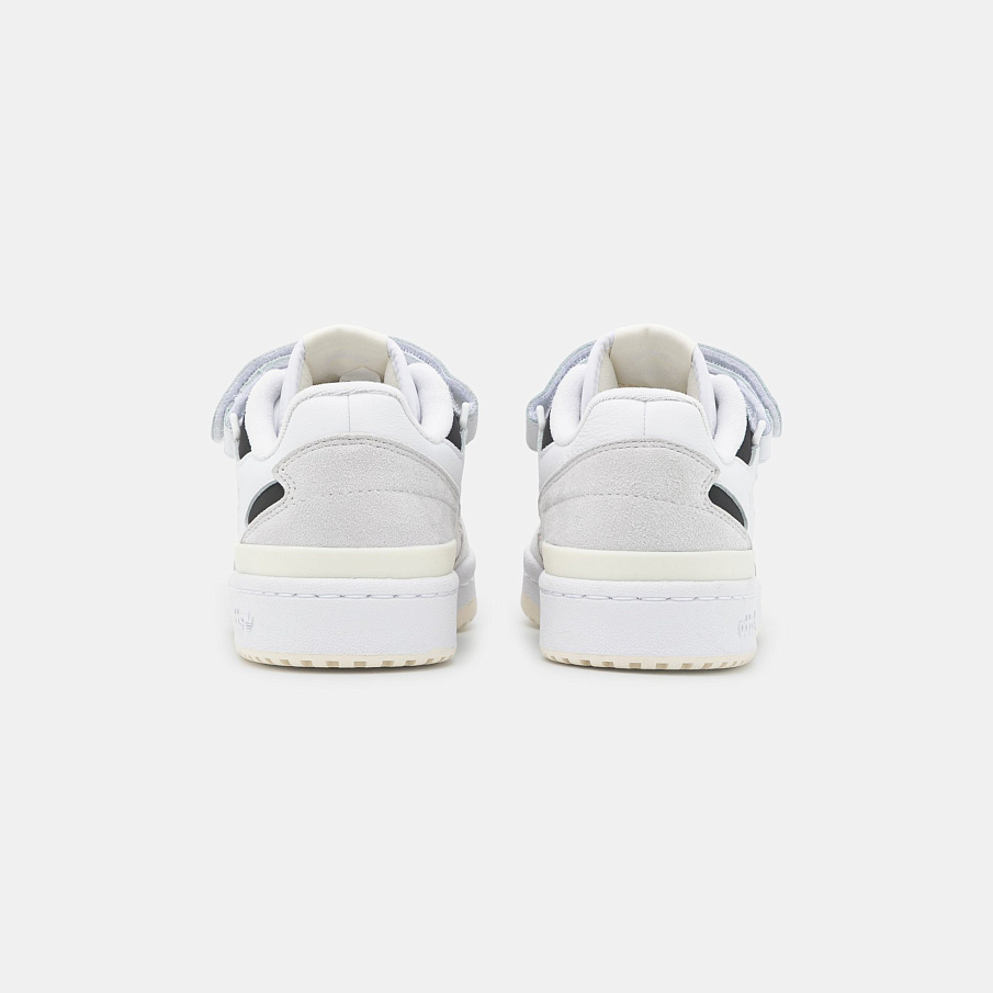 Фото № 4 с приближением к товару «‎Adidas Forum »