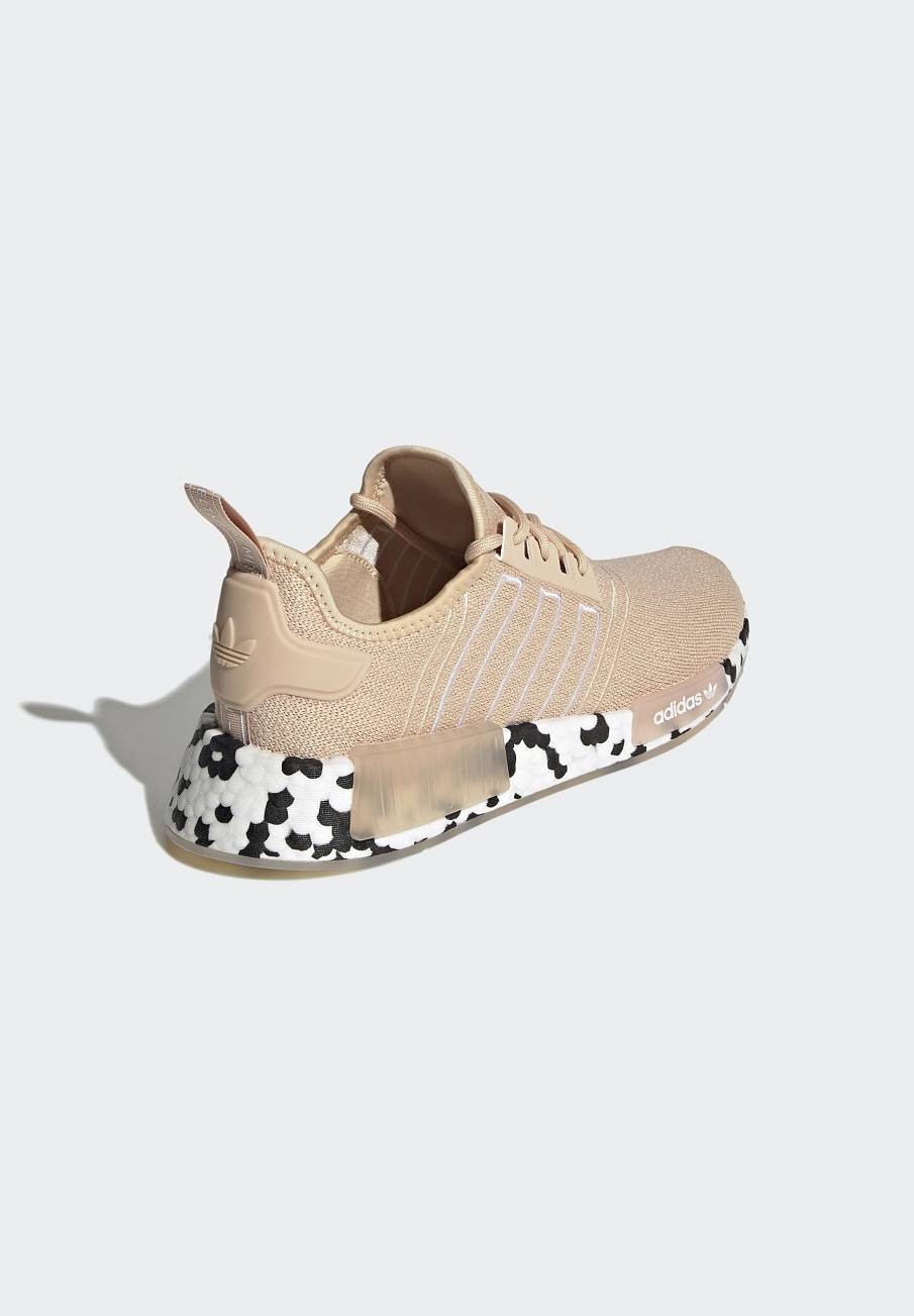 Фото № 4 с приближением к товару «‎Adidas Nmd_r1 »