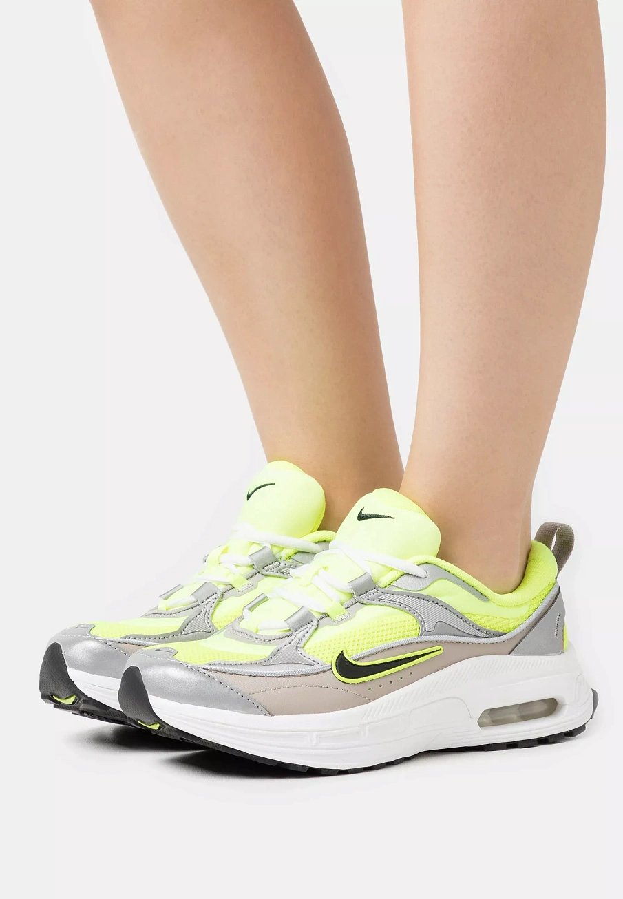 Фото № 3 с приближением к товару «‎W AIR MAX BLISS NN»