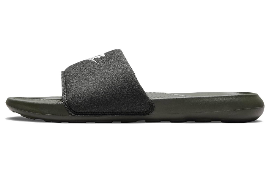 Фото № 1 с приближением к товару «‎ Nike Victori One Sports slippers»