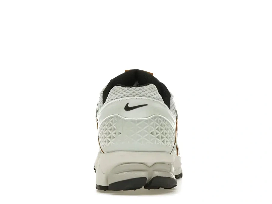 Фото № 4 с приближением к товару «‎Nike Zoom Vomero 5»