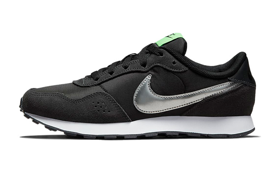 Фото № 1 с приближением к товару «‎ Nike MD Valiant Running shoes»