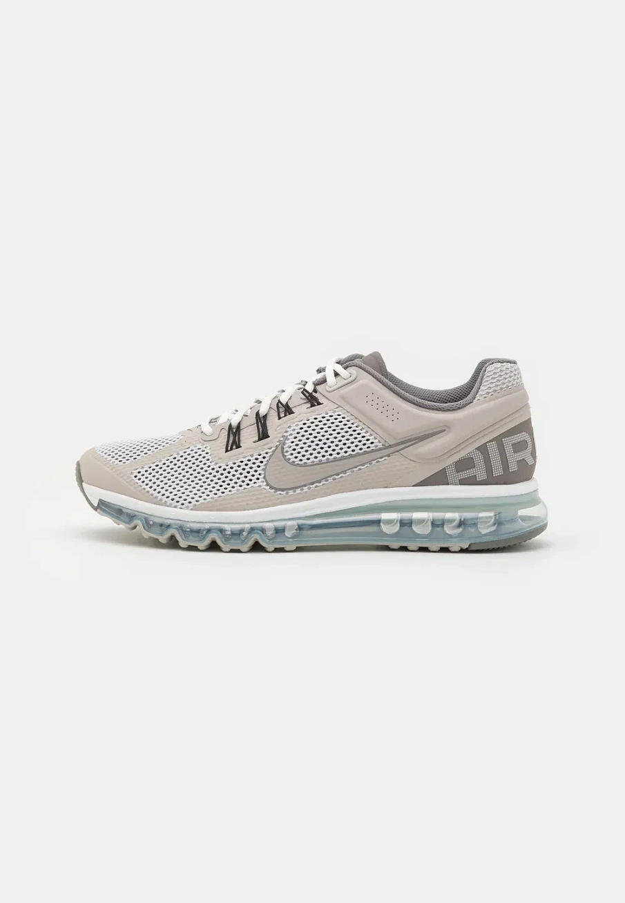 Фото № 2 с приближением к товару «‎AIR MAX 2013»