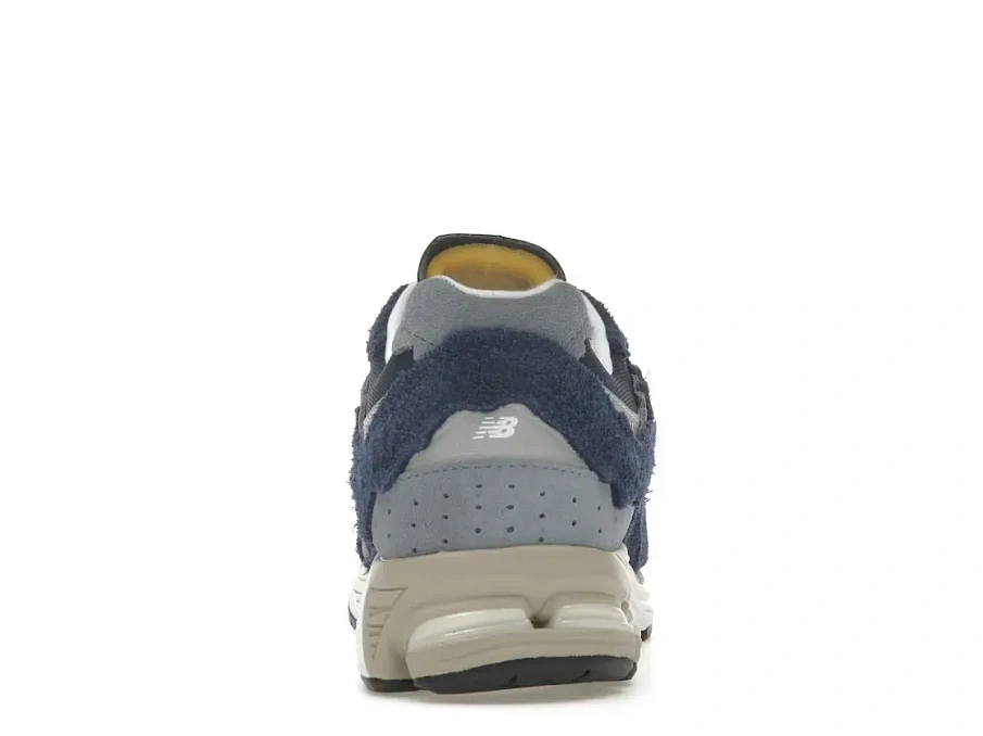 Фото № 4 с приближением к товару «‎New Balance 2002R»