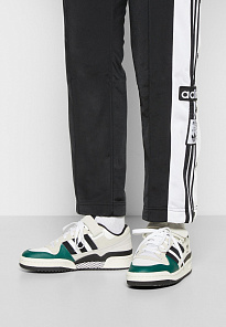 Фото № 4 с приближением к товару «‎Adidas Forum »