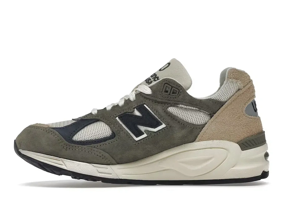 Фото № 3 с приближением к товару «‎New Balance 990v2»