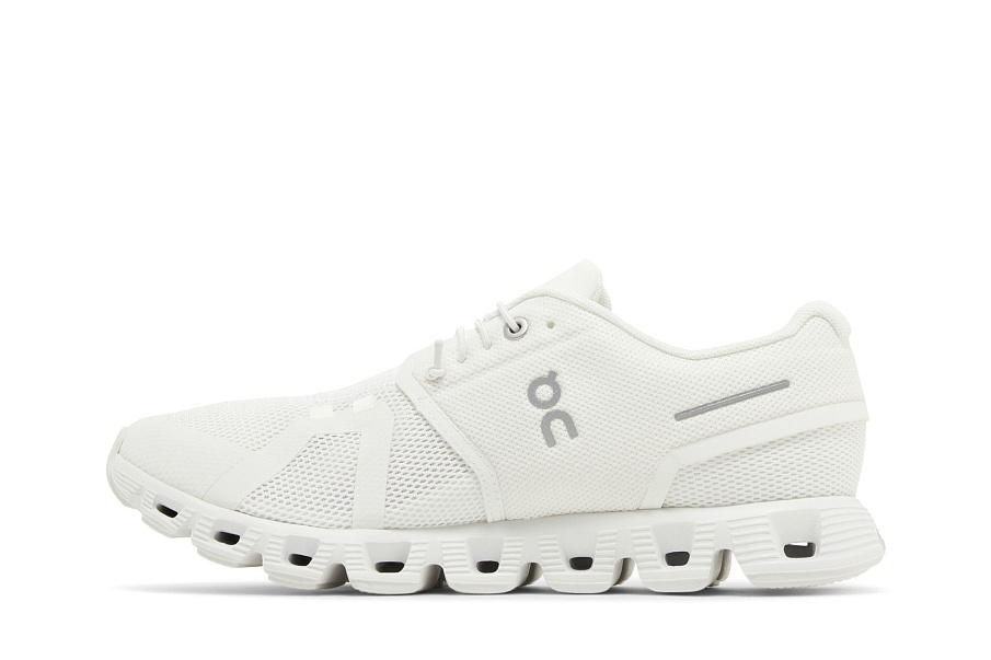 Фото № 4 с приближением к товару «‎ON Women's Cloud 5 White»