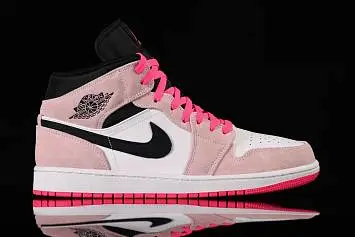 Nike Air Jordan 1 Retro SE Hyper  - 1