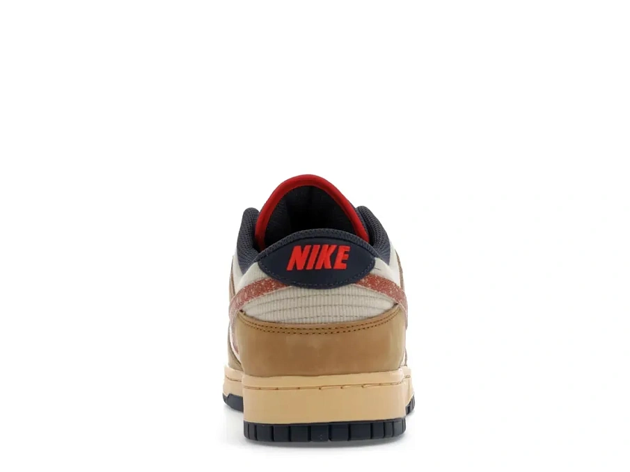 Фото № 4 с приближением к товару «‎Nike Dunk Low»