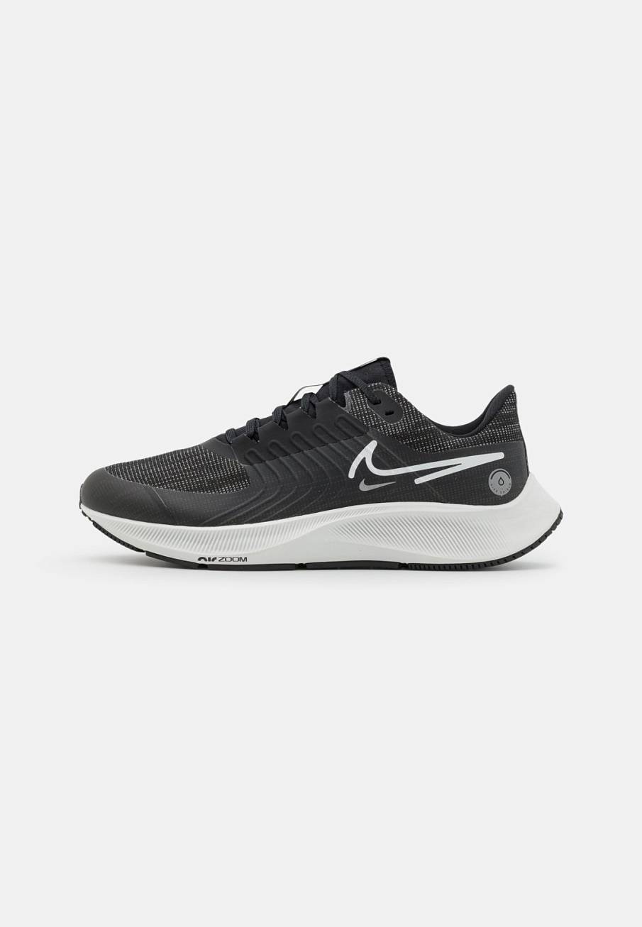 Фото № 1 с приближением к товару «‎Nike Shield»