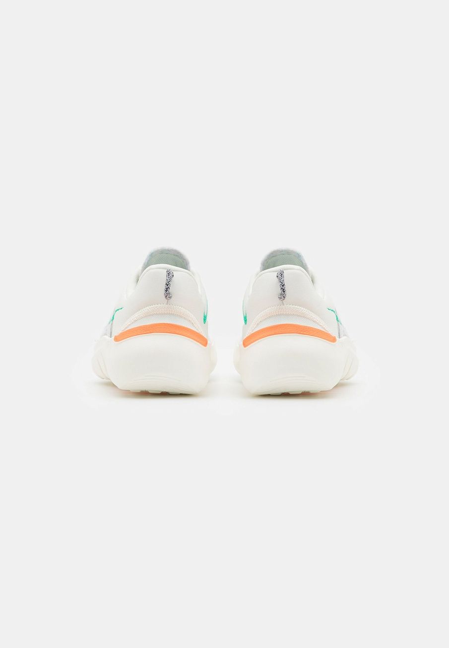 Фото № 3 с приближением к товару «‎Nike Flex 2021 RN»