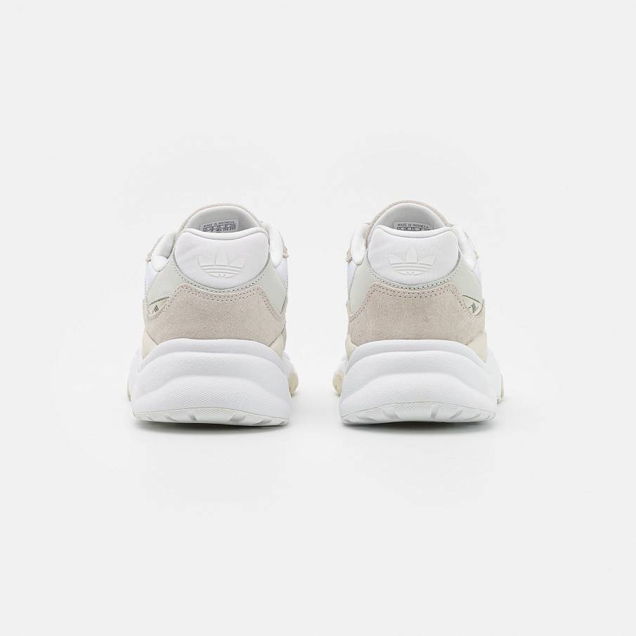 Фото № 3 с приближением к товару «‎Adidas Retropy F90 »