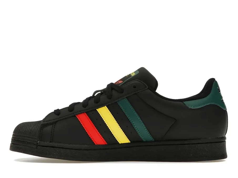 Фото № 3 с приближением к товару «‎adidas Superstar»