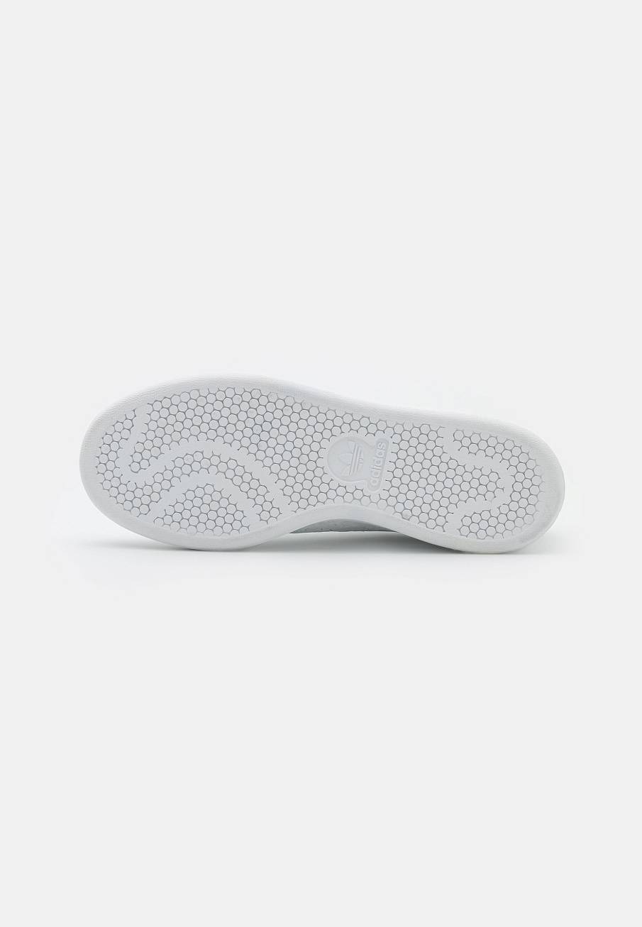 Фото № 5 с приближением к товару «‎Adidas Disney Stan Smith »