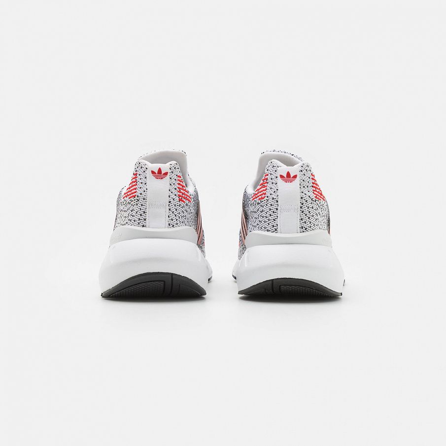 Фото № 3 с приближением к товару «‎Adidas Swift 22 »