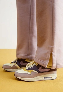 Фото № 2 с приближением к товару «‎AIR MAX 1»
