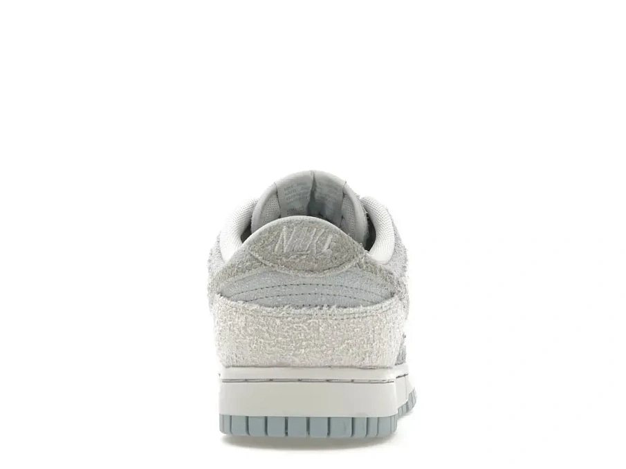 Фото № 4 с приближением к товару «‎Nike Dunk Low»