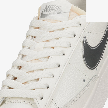 Nike Wmns Blazer Low Platform Sneakers WhiteSilver - 4