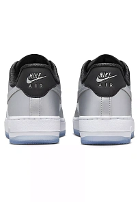 Фото № 3 с приближением к товару «‎AIR FORCE 1 07 SE»