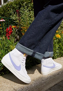 Фото № 3 с приближением к товару «‎BLAZER MID 77»