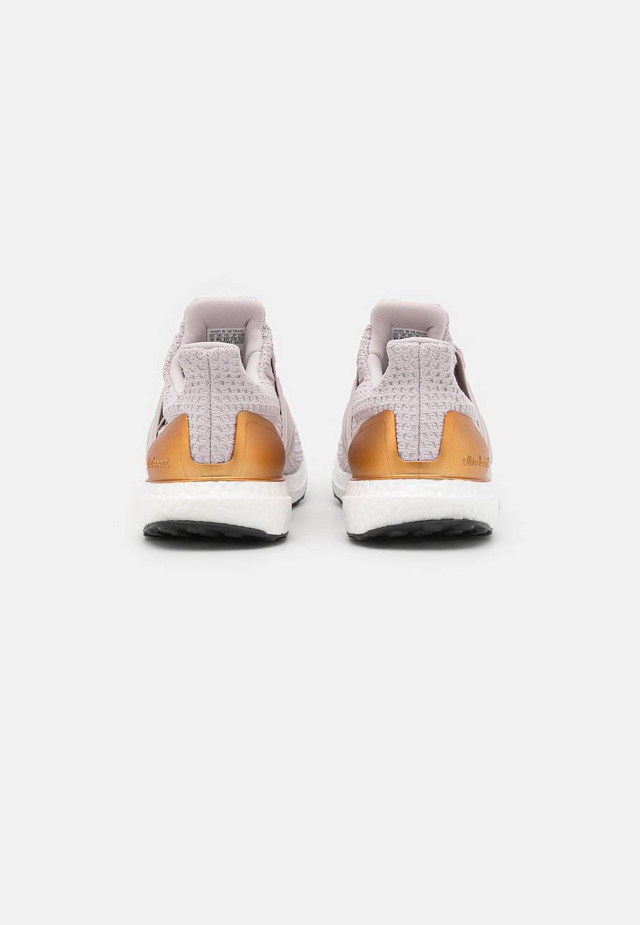 Фото № 4 с приближением к товару «‎Adidas Ultraboost Dna »