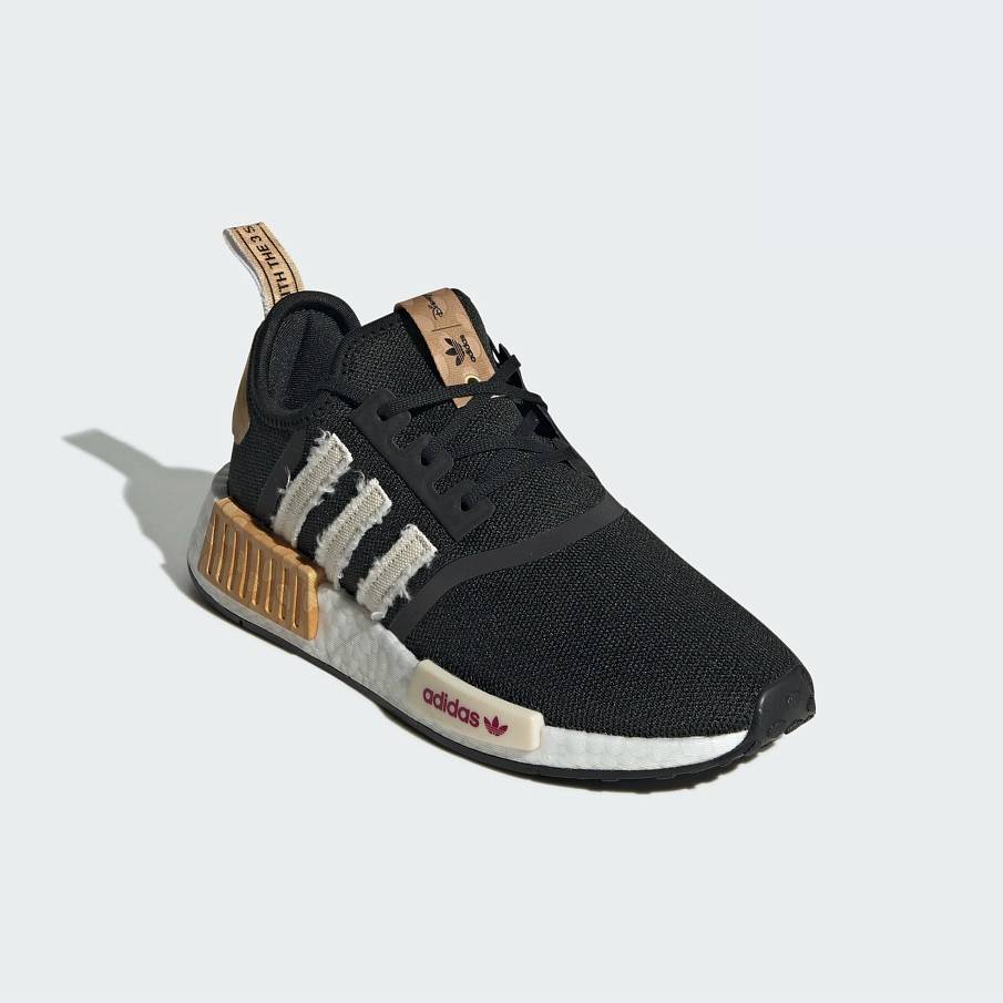 Фото № 2 с приближением к товару «‎Adidas Disney »