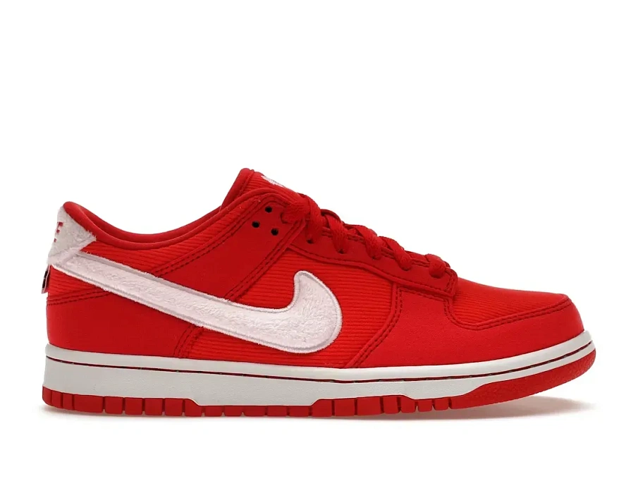 Фото № 1 с приближением к товару «‎Nike Dunk Low»