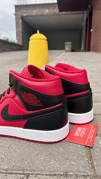 Фото № 3 с приближением к товару «‎Air Jordan 1 Mid»