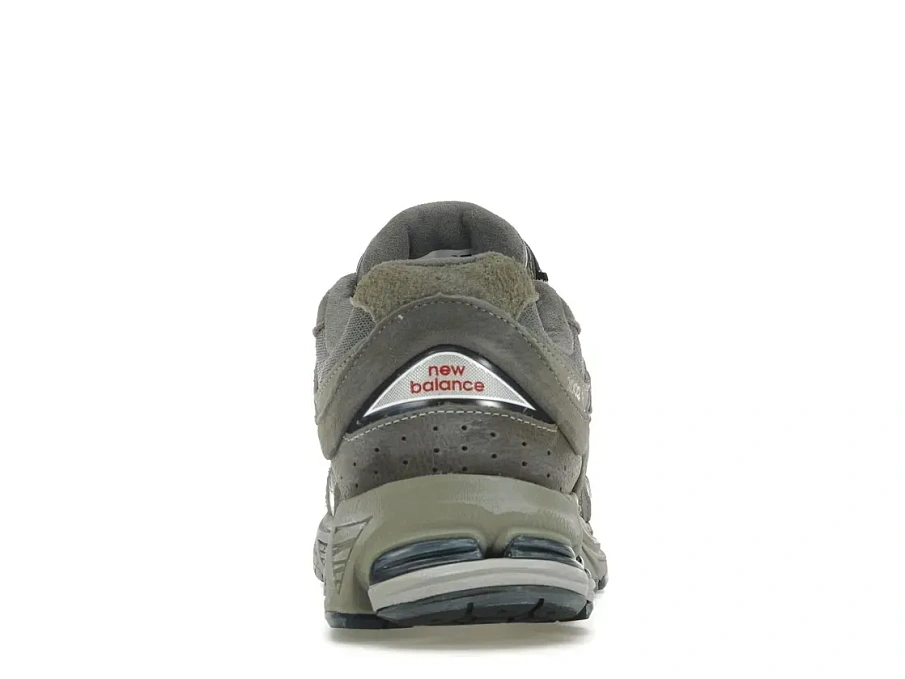 Фото № 4 с приближением к товару «‎New Balance 2002R»
