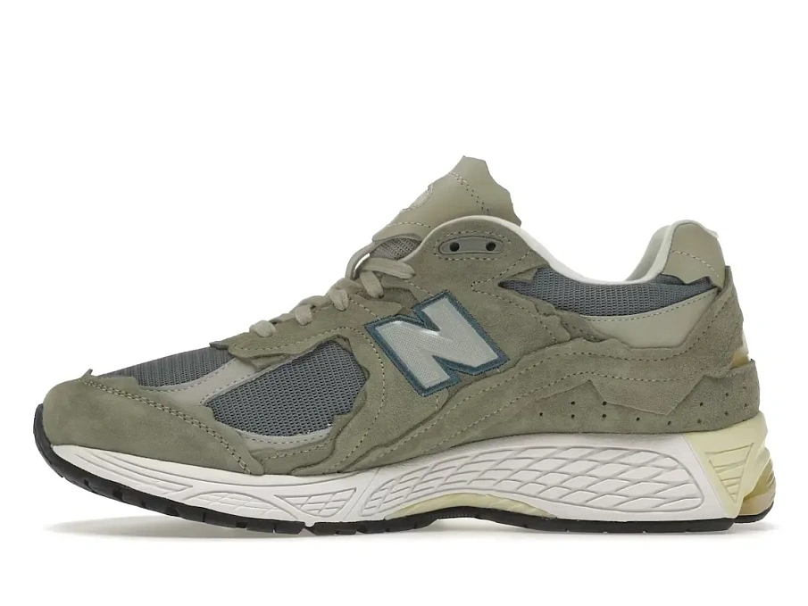 Фото № 3 с приближением к товару «‎New Balance 2002R»