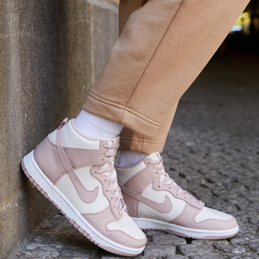 Фото № 1 с приближением к товару «‎Nike W Dunk »