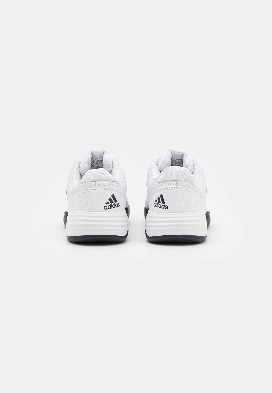 Фото № 3 с приближением к товару «‎Adidas Club Carpet»