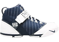 Фото № 1 с приближением к товару «‎Nike LeBron 5 Yankees»