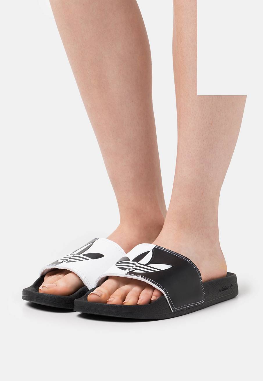 Фото № 2 с приближением к товару «‎Кроссовки Adidas SPAD111A1L8-A12»