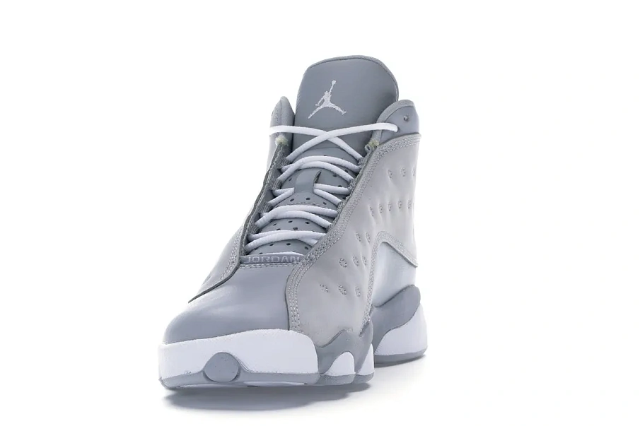 Фото № 4 с приближением к товару «‎Jordan 13 Retro Wolf Grey Deadly Pink »