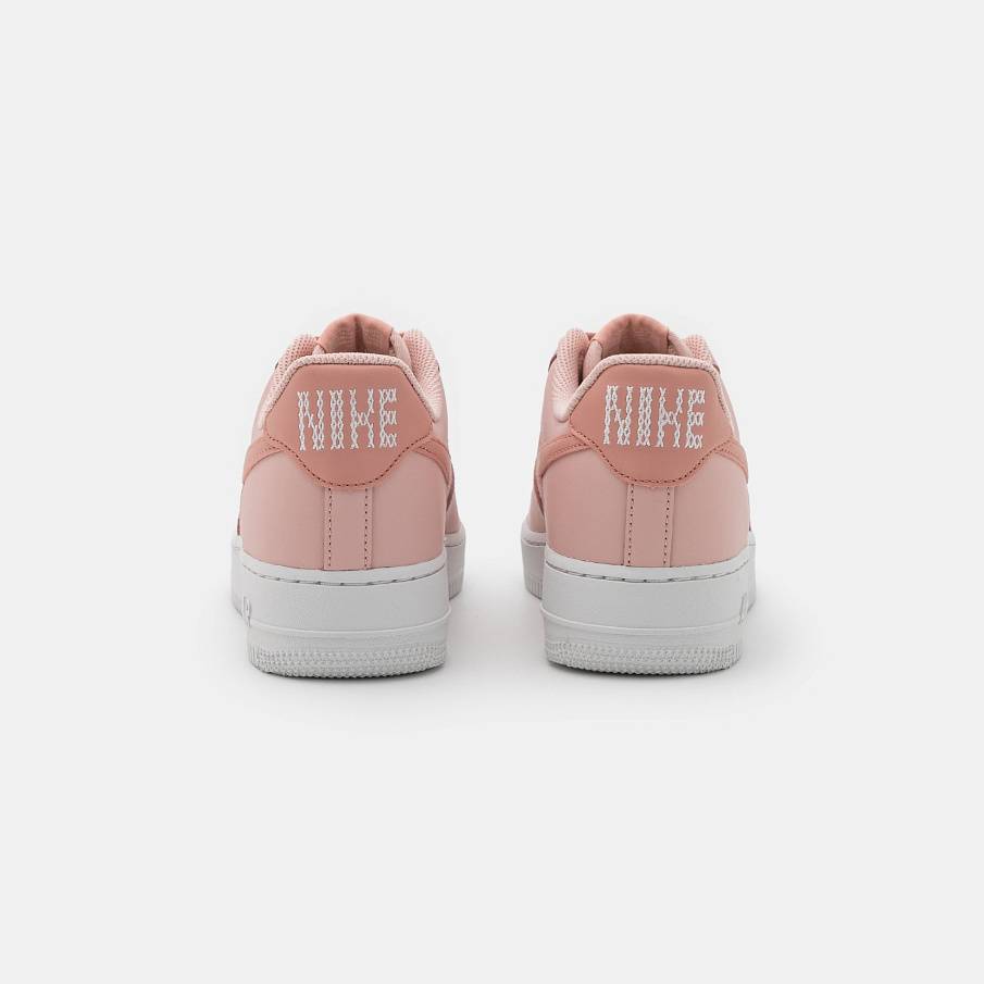 Фото № 3 с приближением к товару «‎Nike Air Force 1 07 »