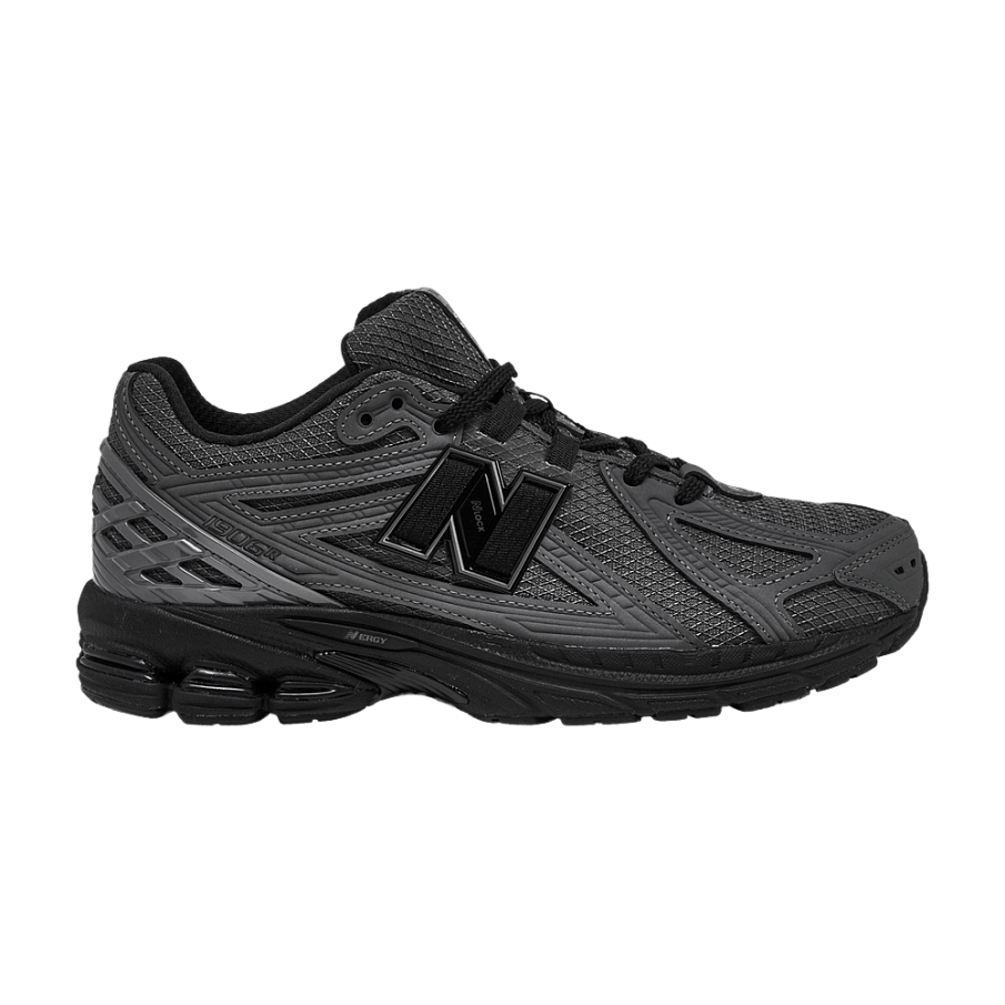 Фото № 1 с приближением к товару «‎New Balance 1906R Big Kid Grey Black»