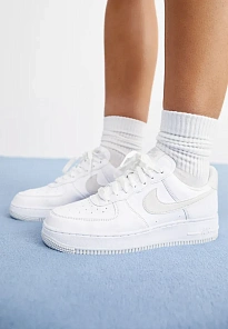 Фото № 2 с приближением к товару «‎AIR FORCE 1 07 NEXT NATURE»