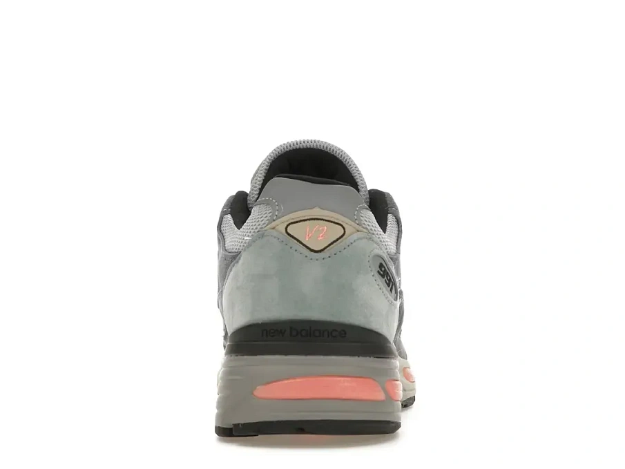 Фото № 4 с приближением к товару «‎New Balance 991»