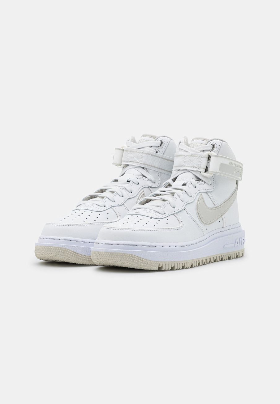 Фото № 2 с приближением к товару «‎Nike Air Force 1 »